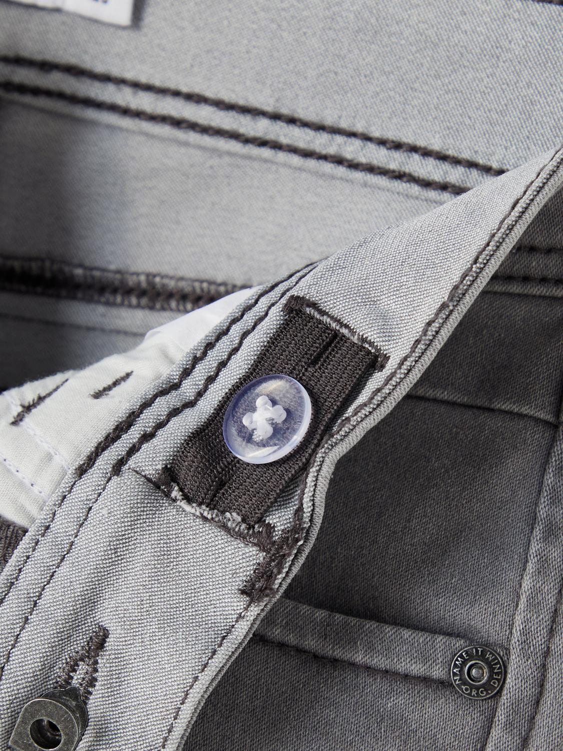 model_shot-front_full